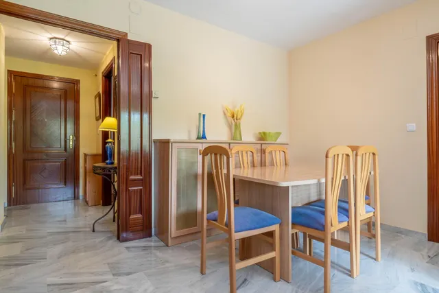 PISO DE 3 DORMITORIOS Y 2 BAÑOS CON PISCINA, GARAJE Y TERRAZA CON VISTAS DESPEJADAS EN PARQUE NUEVA GRANADA. — 28