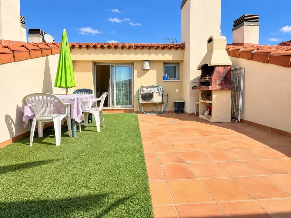 Venta dúplex en Vilanova del Camí zona b. la paz 100m2, terraza y pk!!