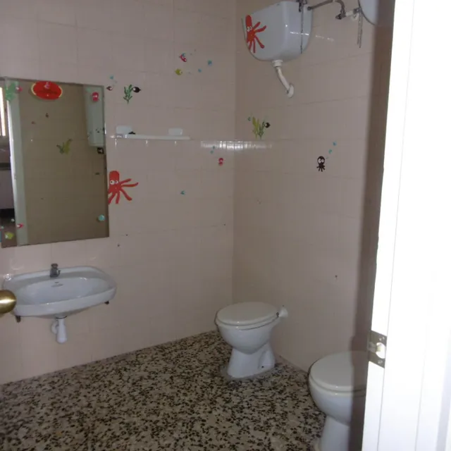 LOCAL COMERCIAL EN VENTA — 14