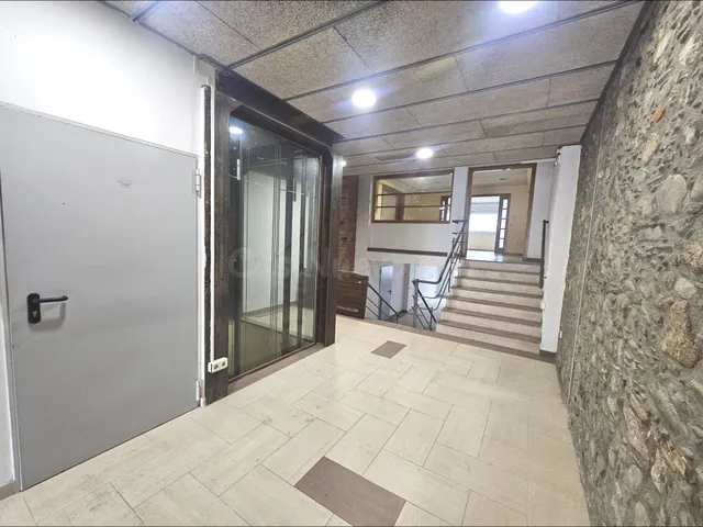 SANT CELONI (CENTRO): PRECIOSO GRAN LOCAL DE DISEÑO SITUADO  - foto 2