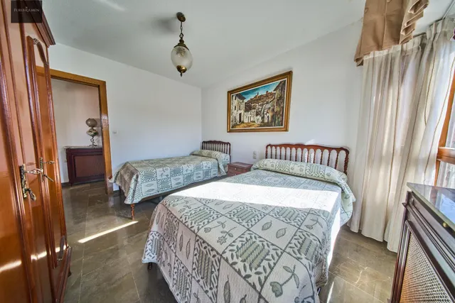 Residencia exclusiva en Paseo del Salón con vistas despejadas — 15