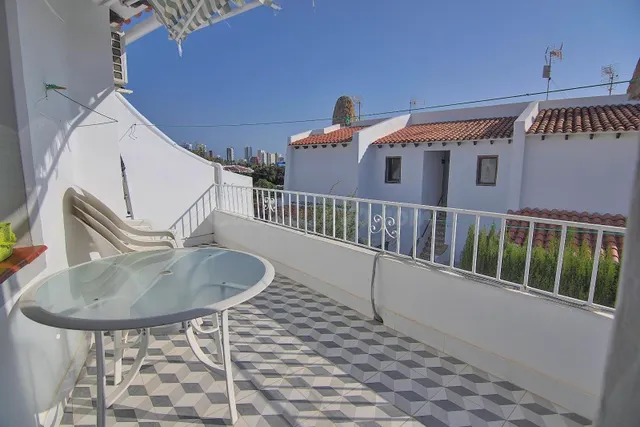 Encantador bungalow con jardín privado cerca de la playa en Calpe — 9