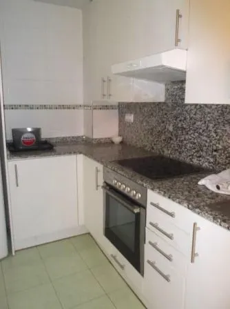 Vivienda con garaje y piscina — 17