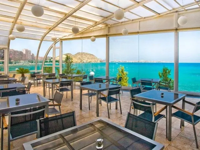 SE TRASPASA CAFETERIA DE DISEÑO , AMBIENTE SELECTO , TERRAZA — 15
