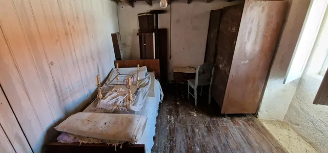 CASA DE PIEDRA CON TERRENO OPARA REFORMAR EN OUTES — 16