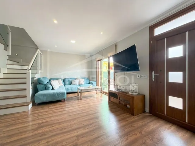 VIVIENDA ADOSADA CON PISCINA PRIVADA — 35