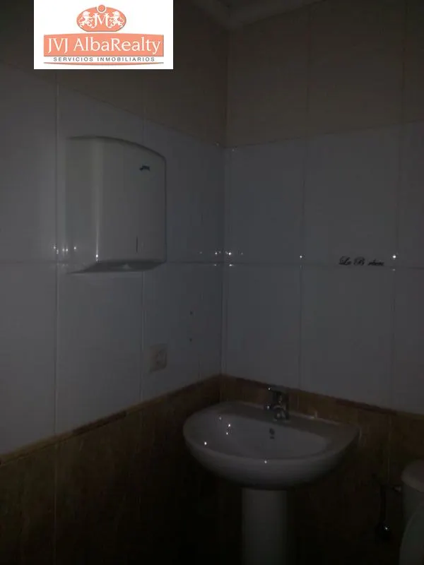 VENDO BAR RECIEN REFORMADO EN EROSKI DE 70 MTS. — 13
