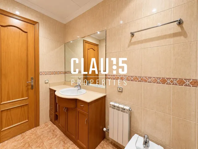Exclusivo piso esquinero en venta a 10 min de la playa en Canet de Mar — 16