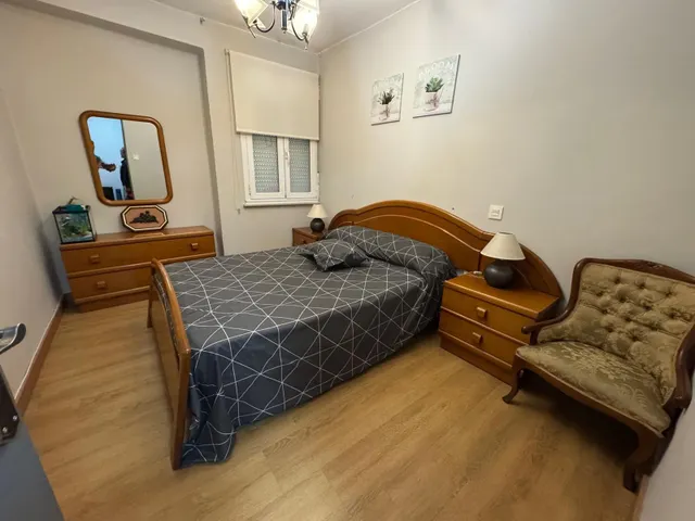 SE VENDE PISO AMPLIO Y REFORMADO — 7