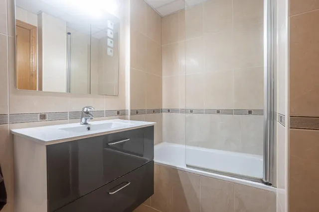 Barrio araceli - almeria: 2 habitaciones + baño + aseo + patio + lavadero + ascensor — 19