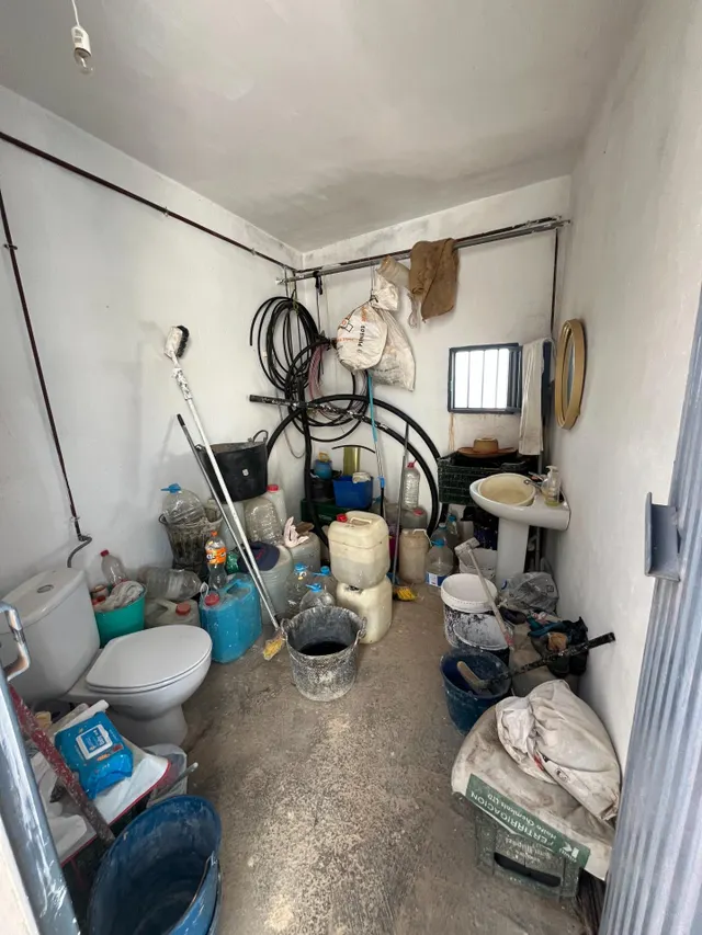 CORTIJO ECONOMICO PARA REFORMAR CON PARCELA PROXIMA. — 10