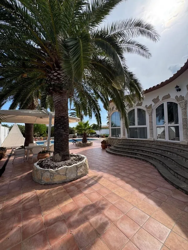 Chalet independiente con gran jardín y piscina en Mont-roig del Camp — 30