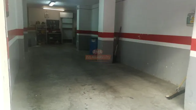 OPORTUNIDAD! SE VENDE LOCAL-GARAJE CON VADO EN LA CALLE OCTAVIO CUARTERO — 3