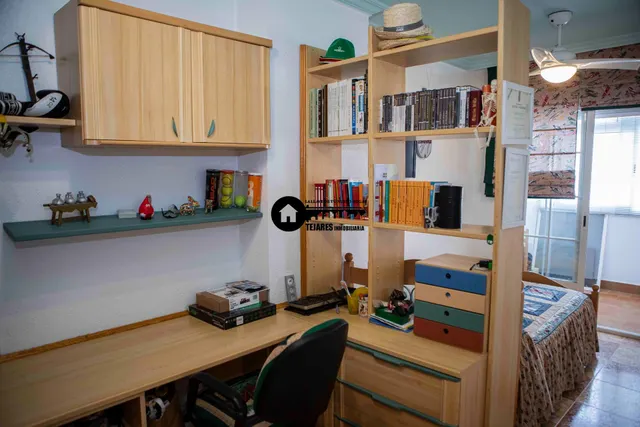 Se vende edificio completo de tres plantas  con garaje, patios privados y solárium — 33