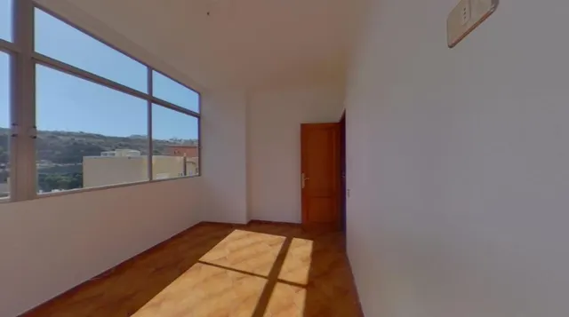 Piso en la Avenida José Mesa y López — 21