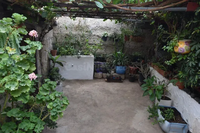 En venta terreno urbano de esquina en chio guia de isora Ten