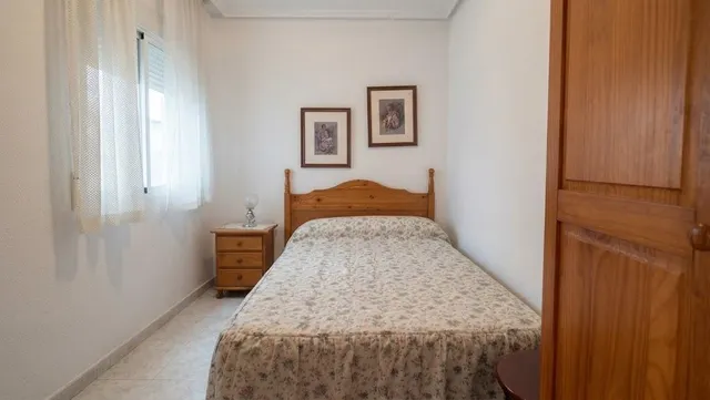 Apartamento de 2 dormitorios con ascensor y piscina comunitaria en Torrevieja | Inversión y calidad de vida en la Costa Blanca — 8