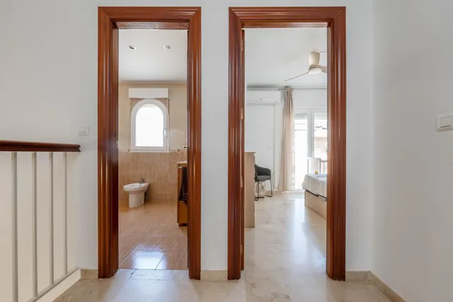 Espectacular chalet adosado en el Vial de Churriana de la Vega: eficiencia, confort y listo para entrar a vivir! — 29