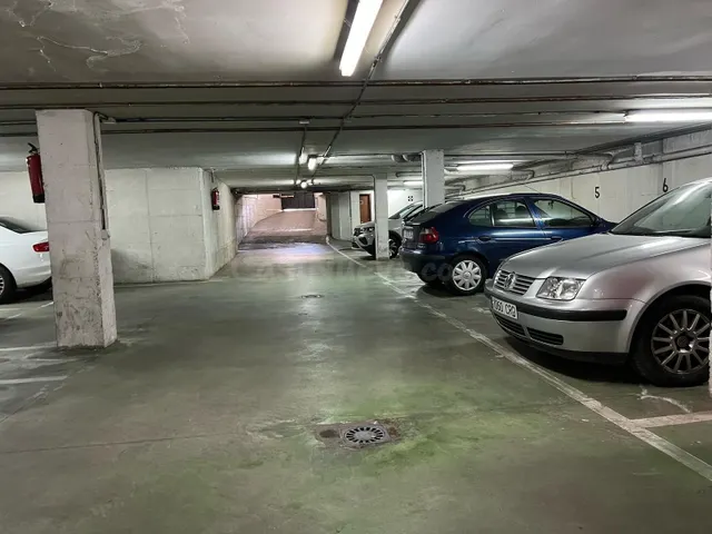PLAZA DE GARAJE EN EL CENTRO DE CACERES - foto 4