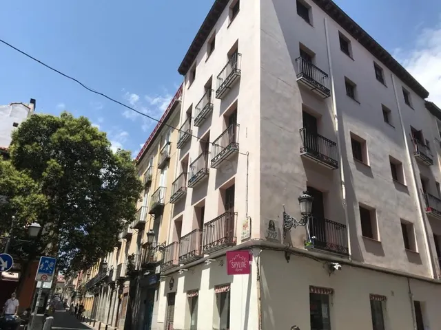 PISO EN ALQUILER EN BARRIO DE CORTES, EN PLENO CENTRO DE MAD