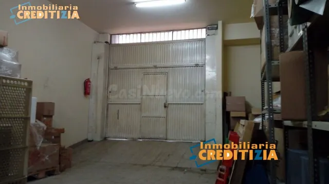 LOCAL DE 250M CON ENTRADA PARA CAMIONES