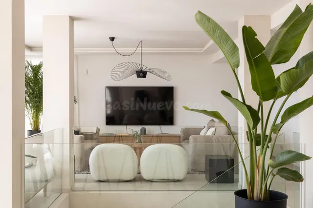 Ático dúplex de 3 dormitorios, solarium y vistas al mar en e - foto 4