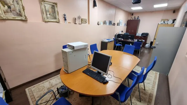 LOCAL COMERCIAL EN VENDA AL CENTRE — 13