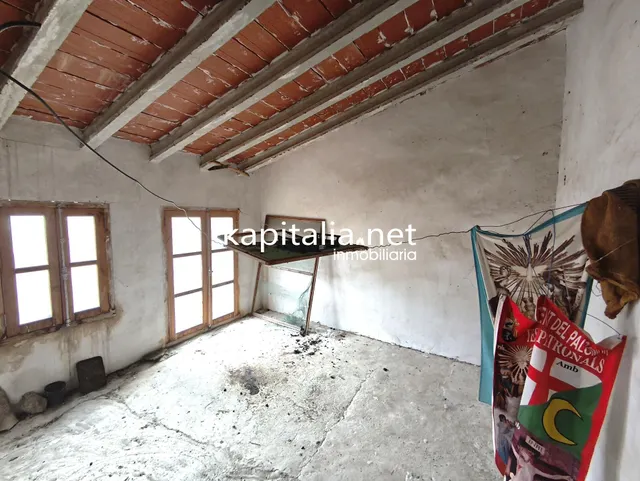 CASA PARA REFORMAR A LA VENTA EN PALOMAR. — 8