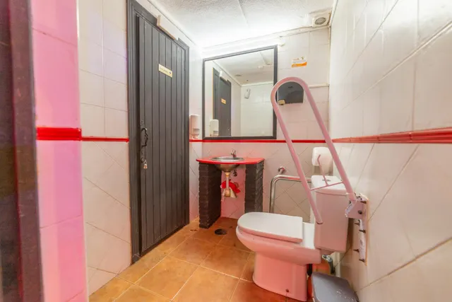 Local comercial 124m² en venta - Centro — 10