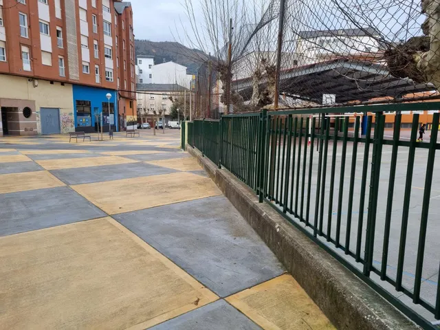 OPORTUNIDAD LOCAL EN PONFERRADA PARA OFICINAS O CENTRO DE ENSEÑANZA — 22