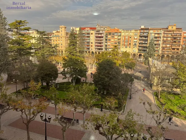 Extraordinario piso en el Espolón