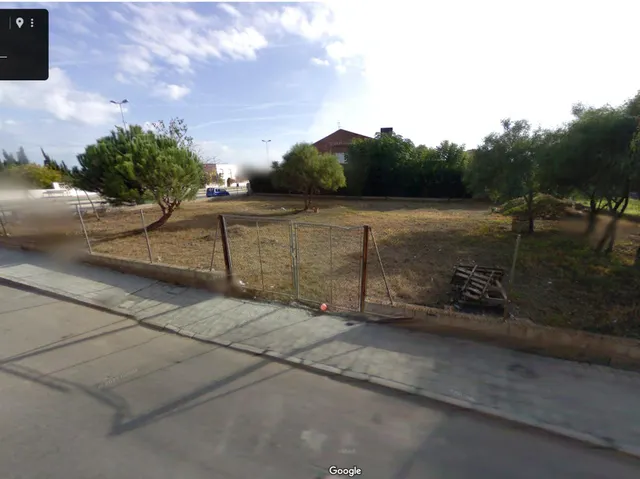 Se vende solar urbano de 975 m2 junto a la Playa del Pinar. Solar esquinero, cuadrado, con muchos me — 3