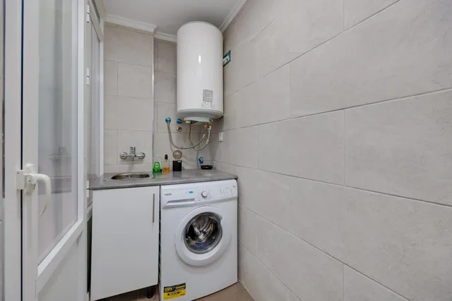 Apartamento de 3 dormitorios 1 baño 1 aseo en Torrevieja (playa del cura) — 36