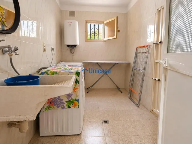 CHALET INDEPENDIENTE · 2 VIVIENDAS · PARCELA DE 422 M2 — 28