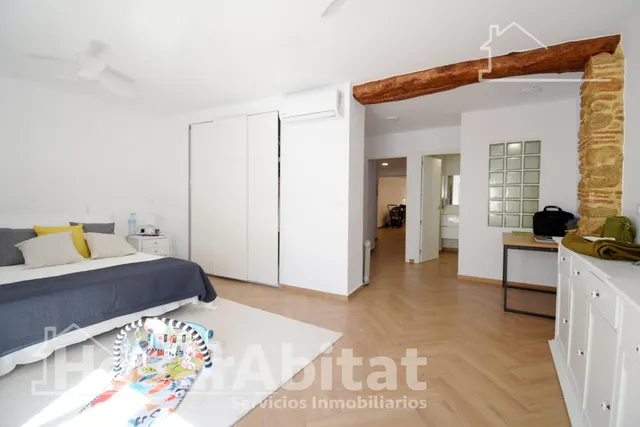 ESPACIOSA CASA SEMIRREFORMADA CON TERRAZA — 18
