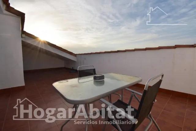 PRECIOSO ÁTIO CON TERRAZA Y TRES BALCONES — 26