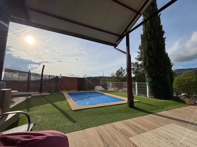 Se vende coqueta casa de madera con terreno en el rellano de molina — 10