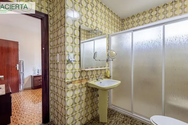Gran casa con parcela y piscina en Cájar — 17