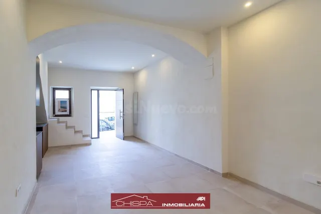 Casa de pueblo reformada con piscina y amplias terrazas en N - foto 5