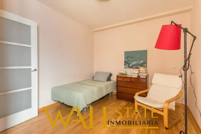 Venta de piso junto a la plaza mayor — 16