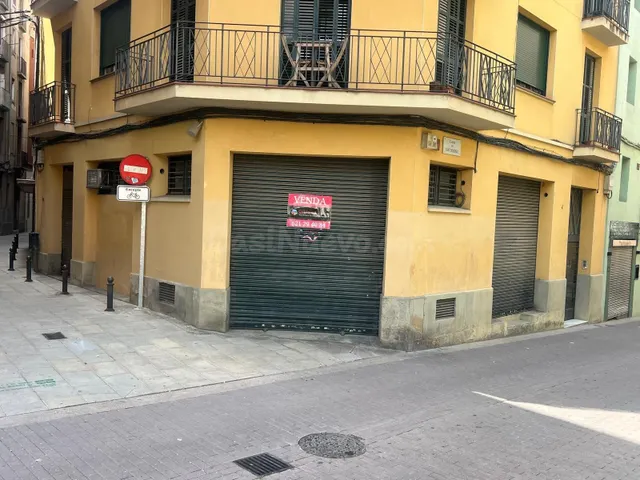 LOCAL IDEAL PARA restauración - ESQUINERO MUY COMERCIAL - PL