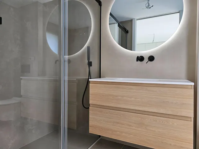 Apartamento en planta baja de obra nueva en exclusiva urbanización en primera línea de playa — 16