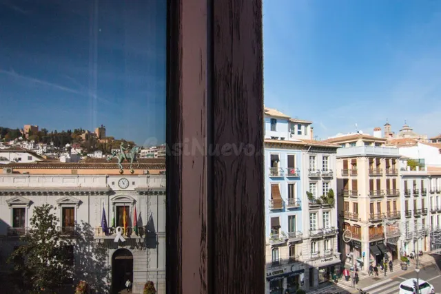 ESPECTACULAR PISO EN PLENO CENTRO DE GRANADA - foto 2
