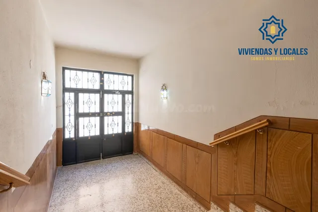Edificio con gran potencial de inversión en La Zubia — 3