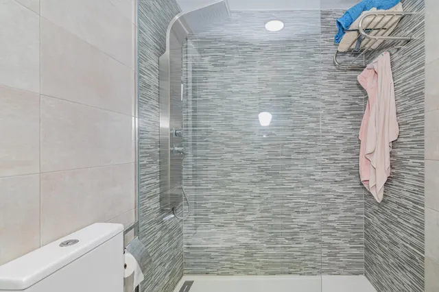 Hijar, Calle Altamira, 3 dormitorios, baño y aseo. — 31