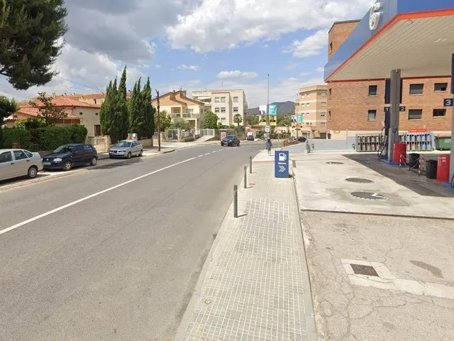 Amplio local alquilado para inversores en zona Bóbiles de Piera — 12