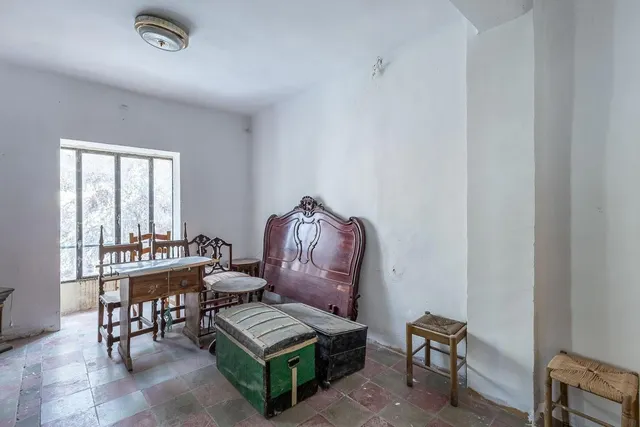 Casa con Parcela a Reformar en Granada — 28