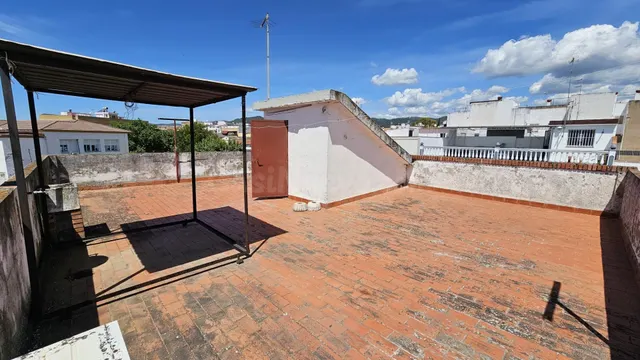 ✨ ¡Gran casa con cochera cerrada , llena de posibilidades! — 4