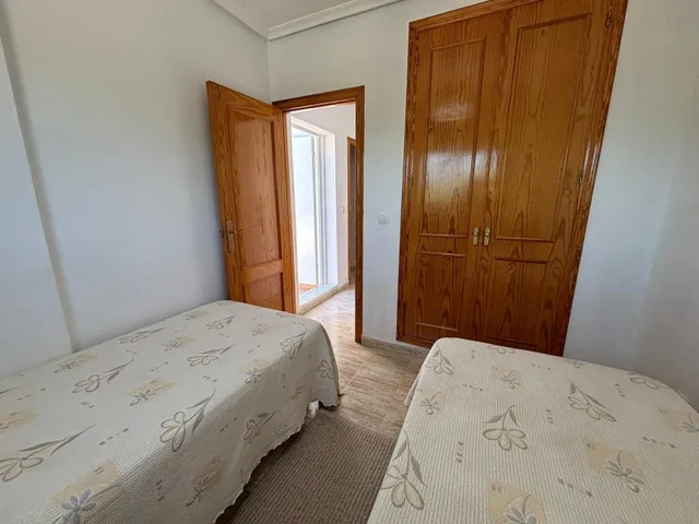 Elegante Dúplex Vacacional con Piscina y Terraza — 23