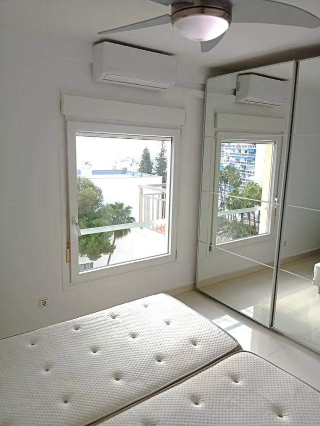 Amplio y luminoso piso de 3 dormitorio con impresionantes vistas al mar en la Carihuela, Torremolinos — 17